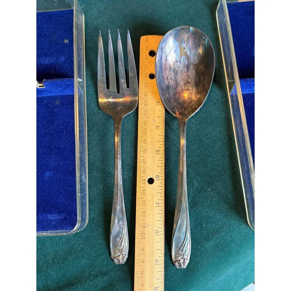 1847 Rogers Bros Daffodil Silverplate Berry Spoon Cold Meat Fork Boxed